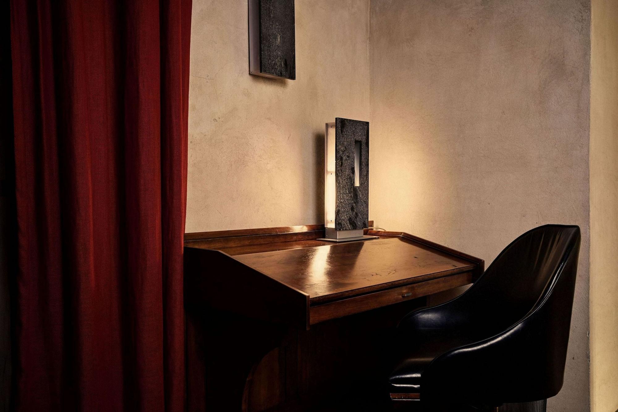 Hotel Stary Krakow Exterior photo A table lamp